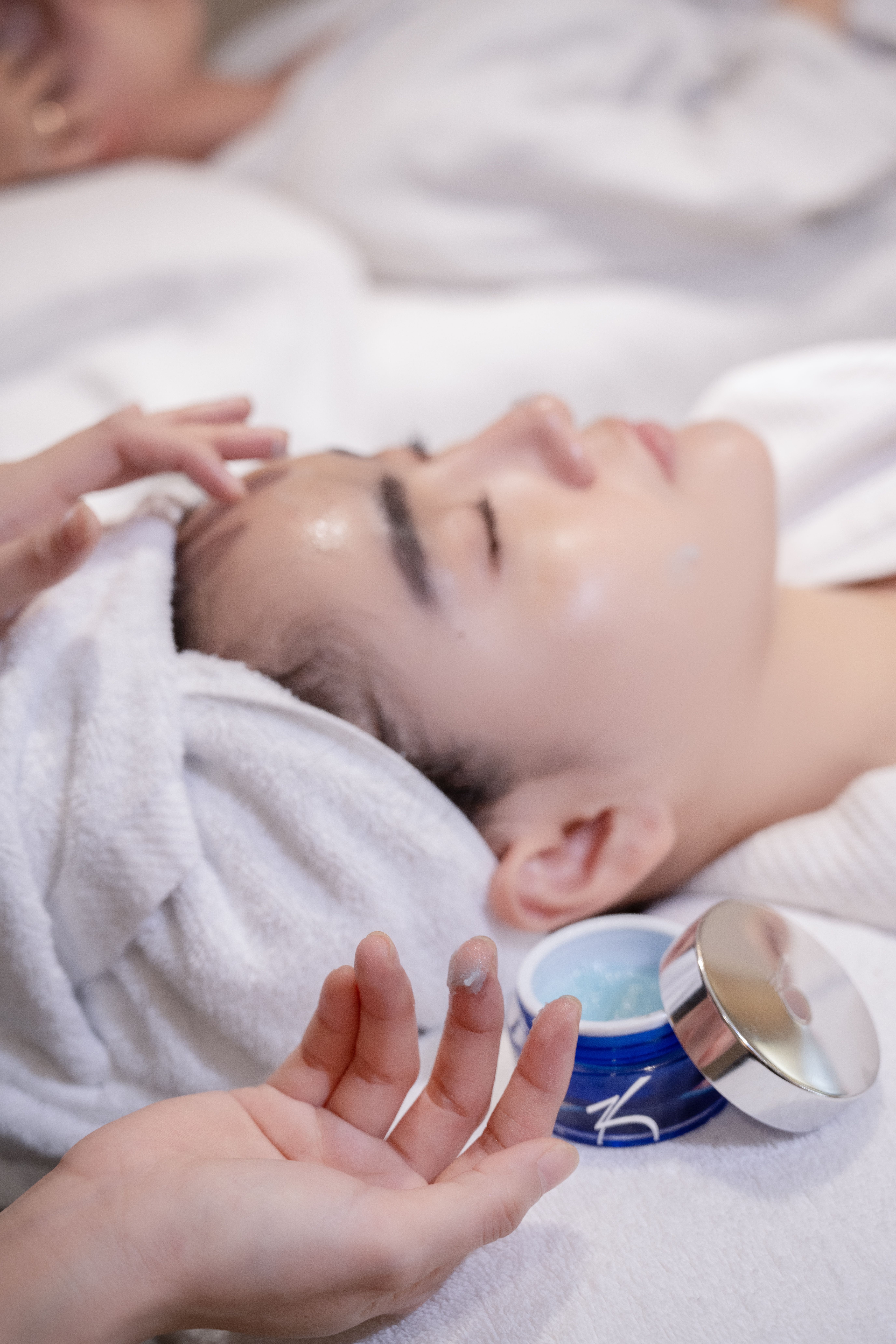 Glass skin treatment